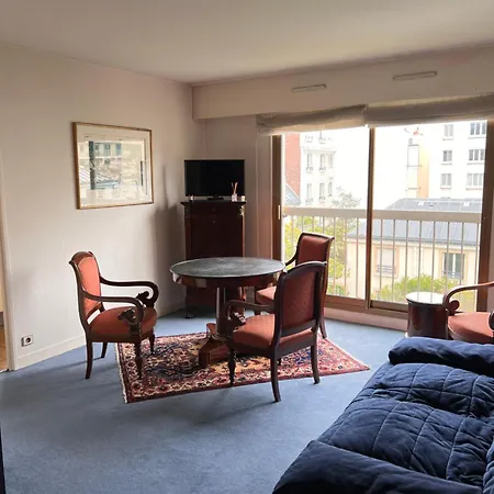 Rue Du Theatre Apartment *